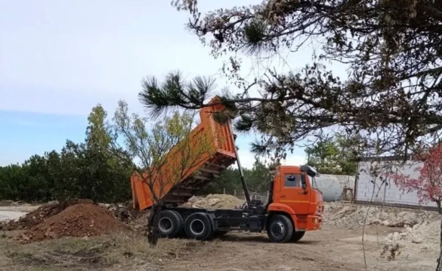 Севастопольская прокуратура через суд добивается ликвидации свалок строительных отходов 