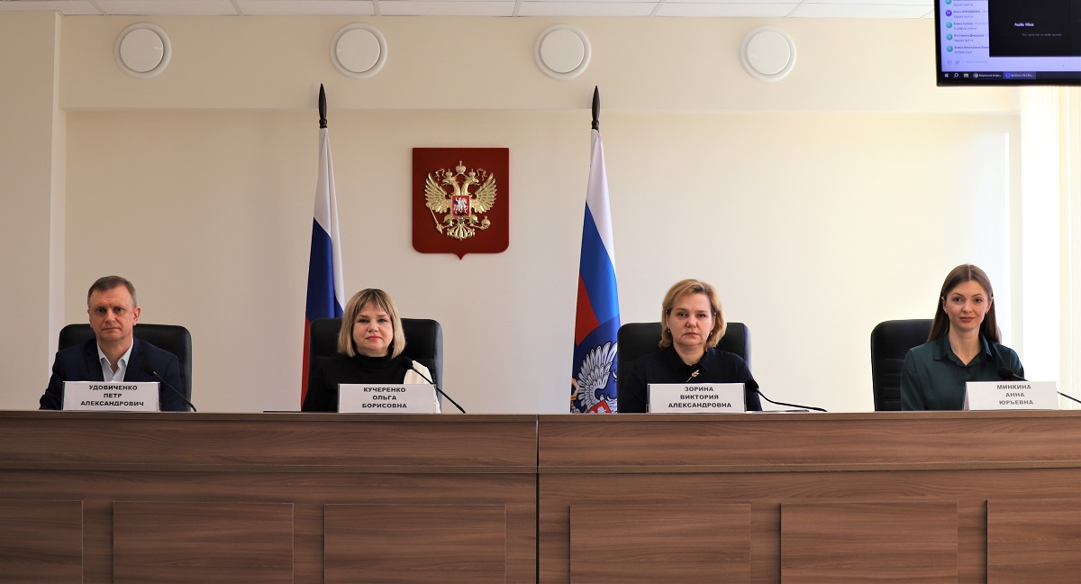 О важных налоговых новациях севастопольцы узнали на вебинаре 