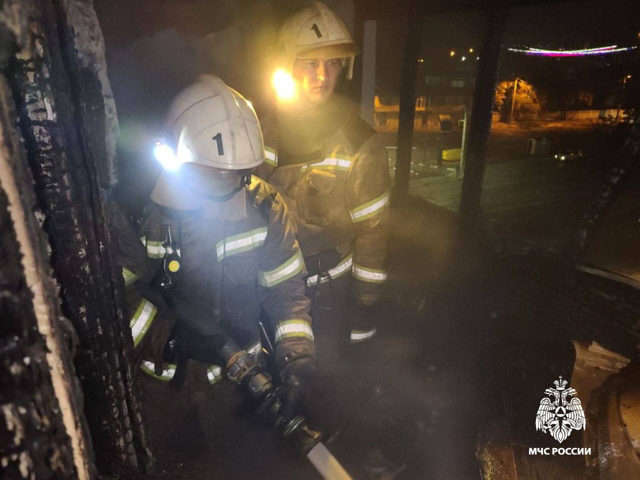 На пожаре в жилом доме в Симферополе погибли два человека