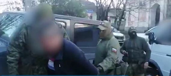 В Крыму арестовали подозреваемого в вымогательстве денег для ВСУ