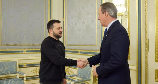 Зеленский обещает атаковать Крым, чтобы понравиться Британии - политолог