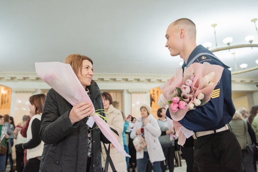 В Севастополе жён и матерей участников СВО поздравили с 8 Марта (ФОТО)