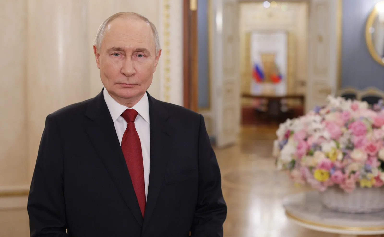 Владимир Путин поздравил россиянок с 8 Марта (ВИДЕО)