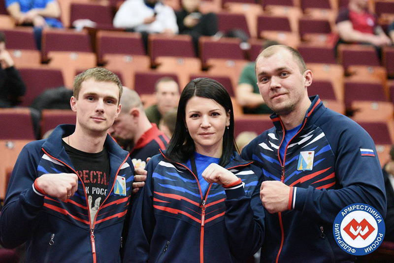 Севастопольцы вошли в топ-10 своих весов на чемпионате России по армрестлингу