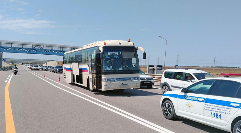 На трассе «Таврида» междугородний автобус совершил наезд на 8-летнего мальчика