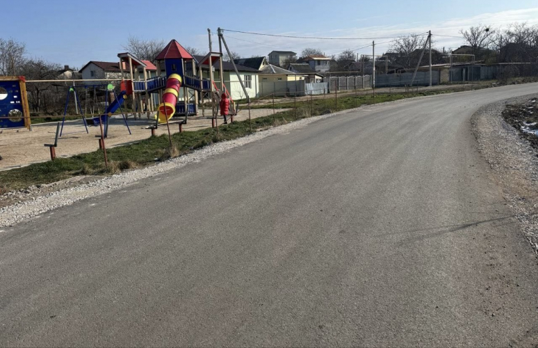 Завершается ремонт дороги на подъезде к СТ «Сапун-Гора» в Севастополе
