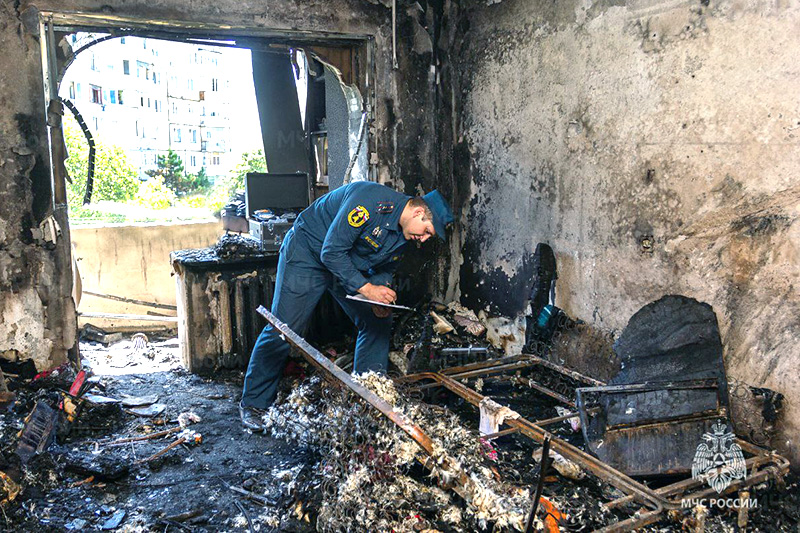 23 января: Дни дознавателей МЧС, пирога и ручного письма