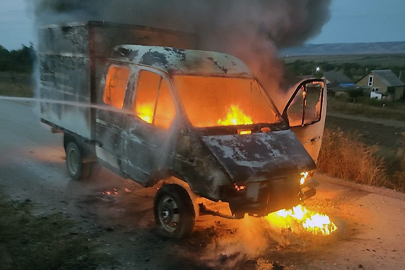 В Крыму за неполные сутки сгорели два автомобиля