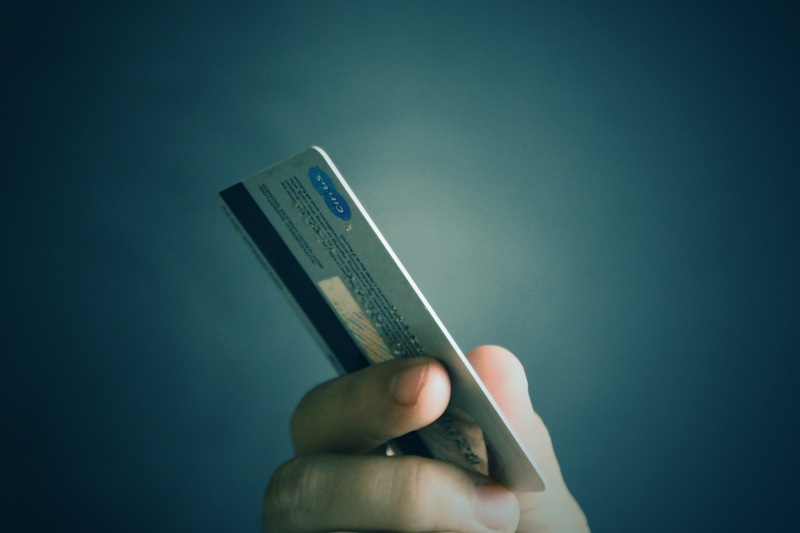 Карты Visa и Mastercard постепенно выведут из оборота в России из-за истекших сертификатов безопасности