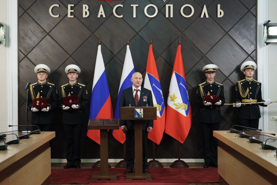 Михаил Развожаев официально вступил в должность губернатора Севастополя (ФОТО)