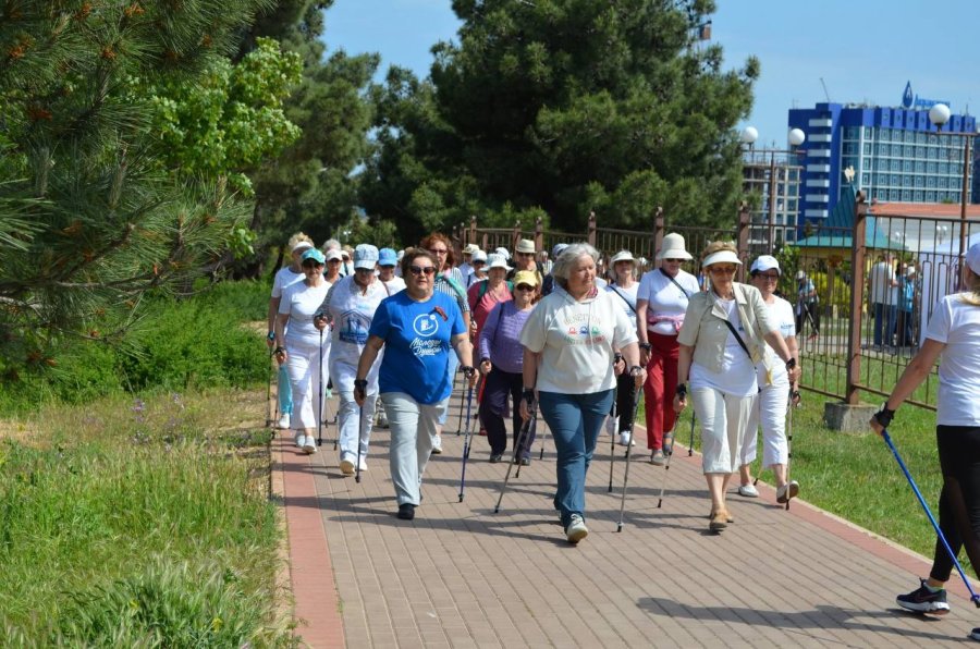 Севастопольцев бесплатно обучат скандинавской ходьбе