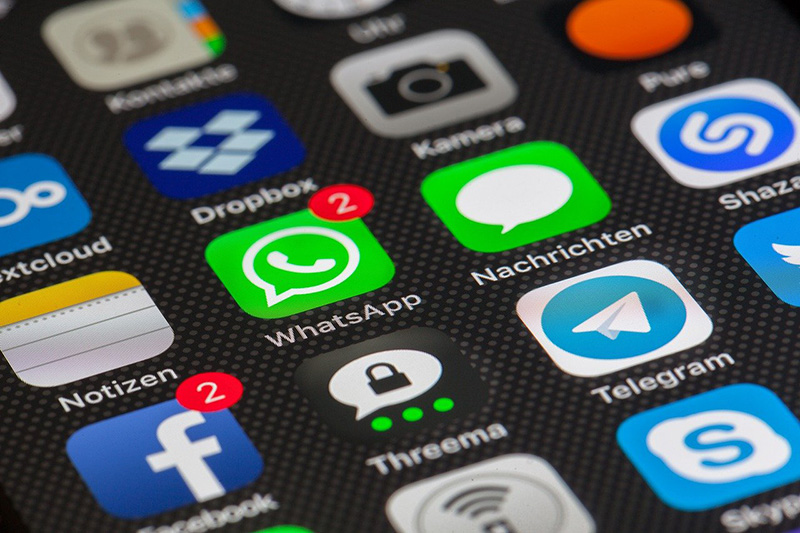 Пользователи WhatsApp* и Telegram подали в суд на Роскомнадзор и Минцифры