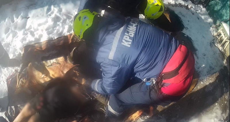 Спасатели пришли на помощь упавшему в колодец симферопольцу