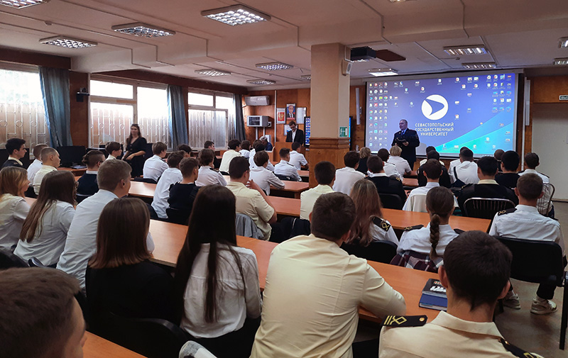 Педагогов вузов и колледжей освободят от заполнения излишней отчетности