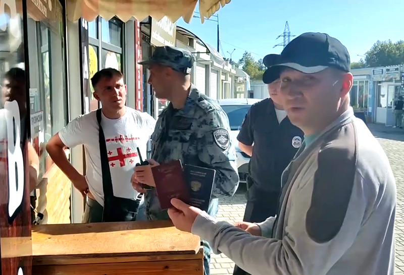 В Севастополе за неделю выявили 136 нарушений миграционного законодательства (видео)