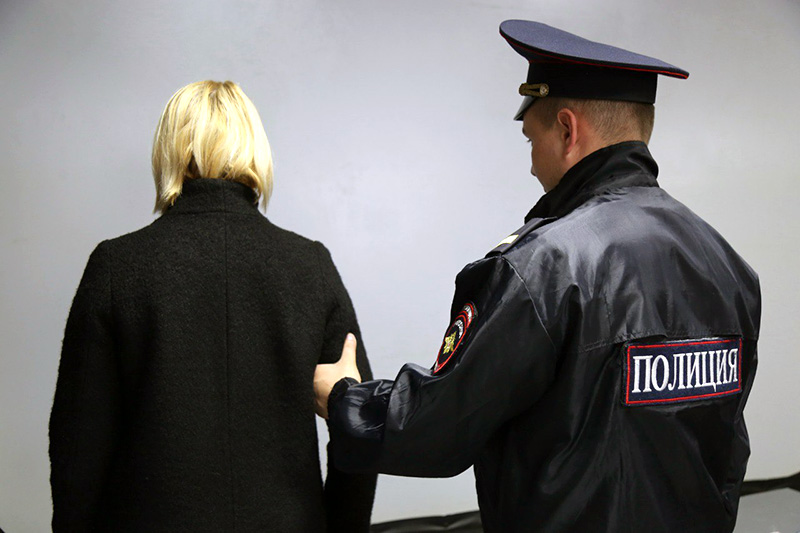 Ялтинка нашла чужую банковскую карту и «облегчила» ее на 110 тысяч рублей