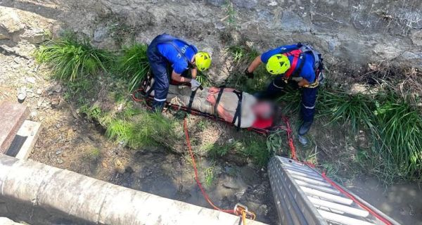 В Крыму спасли мужчину, упавшего с подпорной стены в русло реки