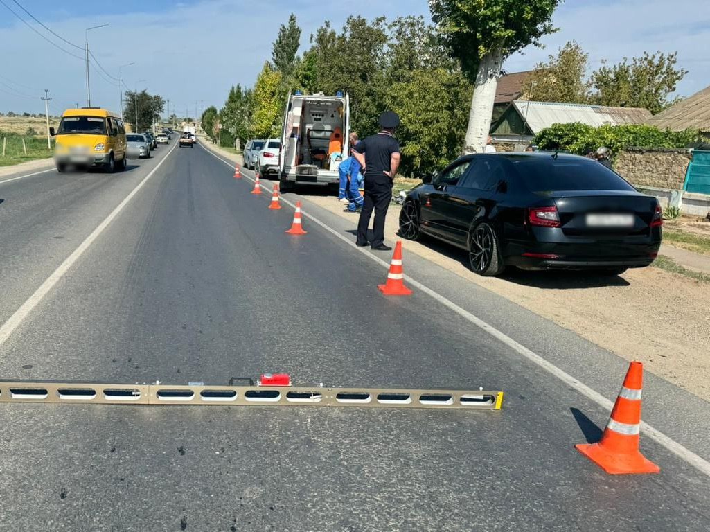 Мотоциклист и его пассажир попали в больницу после ДТП в Крыму