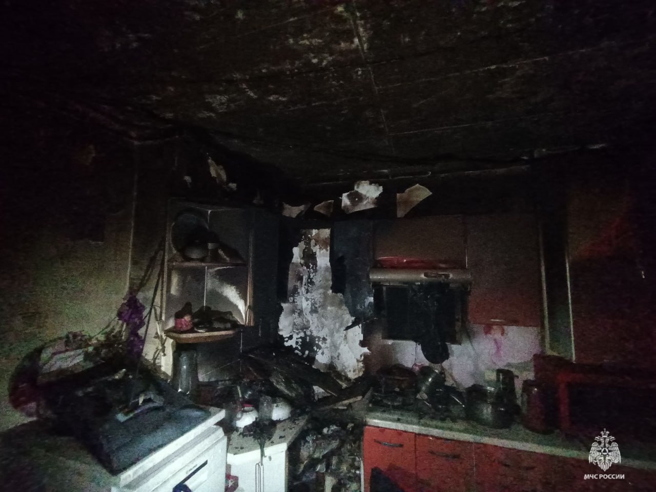 На пожаре в Феодосии спасли человека