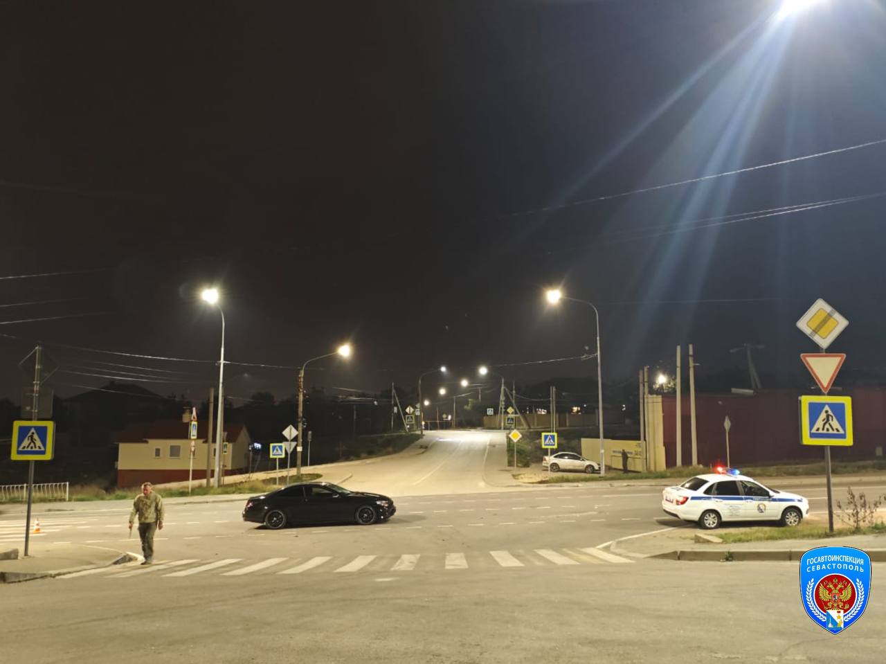 20-летняя водитель автомобиля Mercedes сбила пешехода в Севастополе (ФОТО)