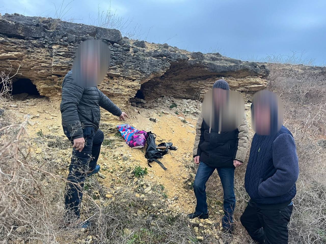 Связал жильцов и угрожал пистолетом: крымчанина осудили за разбойное нападение