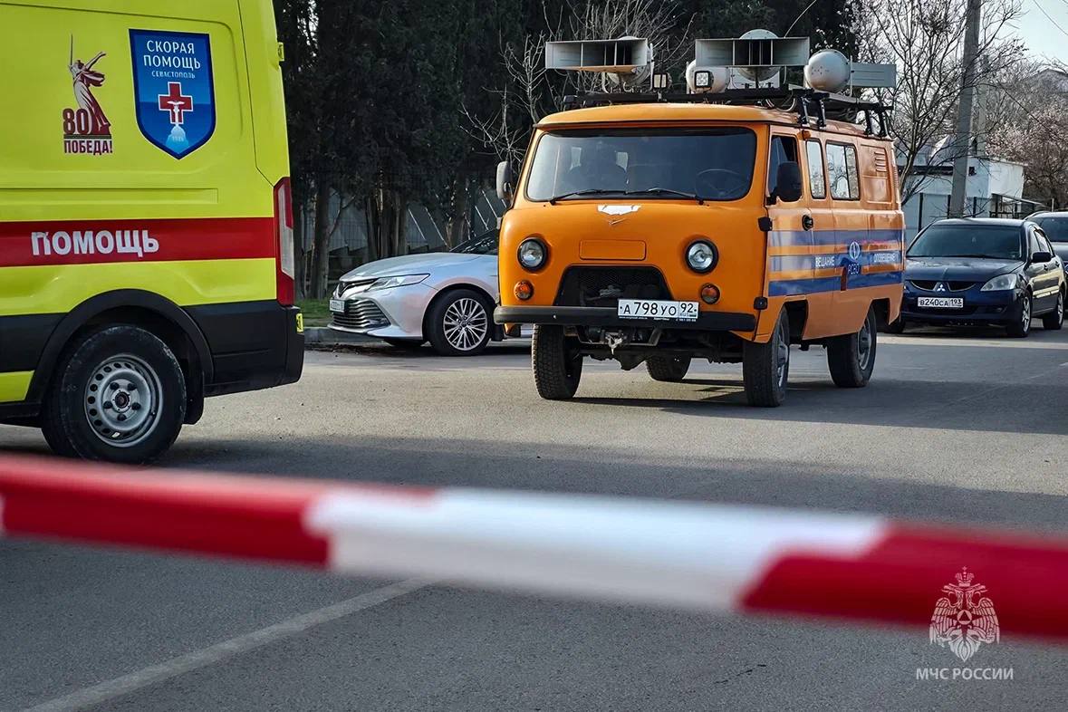 Три дома и четыре машины получили повреждения после атаки ВСУ на Севастополь
