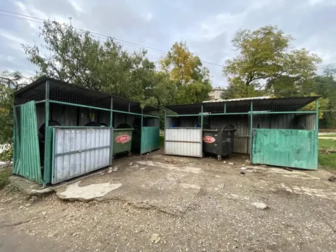 Мусор контейнеры