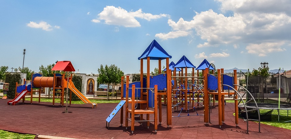 Педофилам запретят заходить в школы и детсады