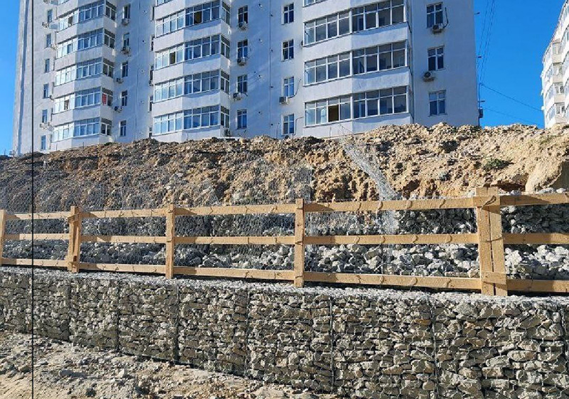 В Севастополе подпорную стену на проспекте Победы восстановят к шестилетию со дня ее обрушения (фото, видео)