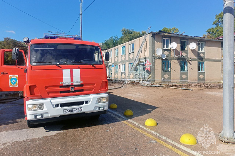 На полную ликвидацию пожара в общежитии в Терновке ушло четыре часа