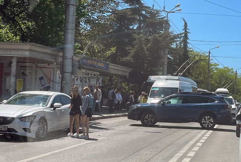 ДТП на улице Героев Севастополя парализовало Нахимовский район