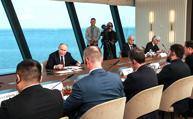 Путин: Не надо придумывать образ врага