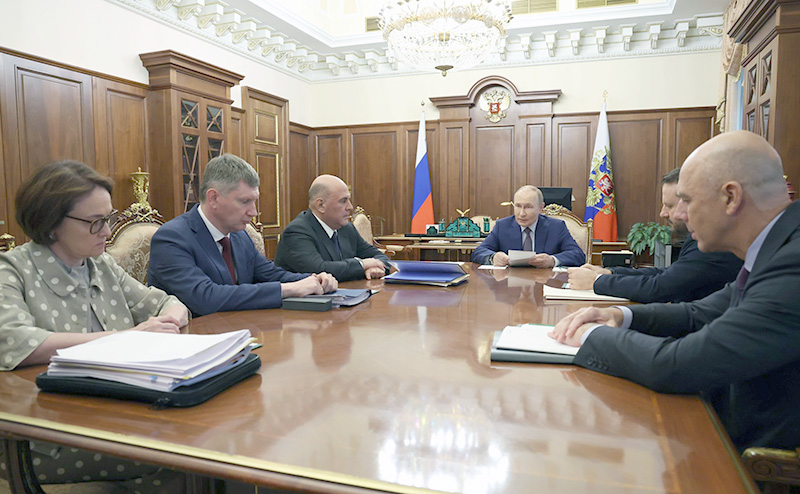 Путин назвал важным достижением замедление годовой инфляции в РФ