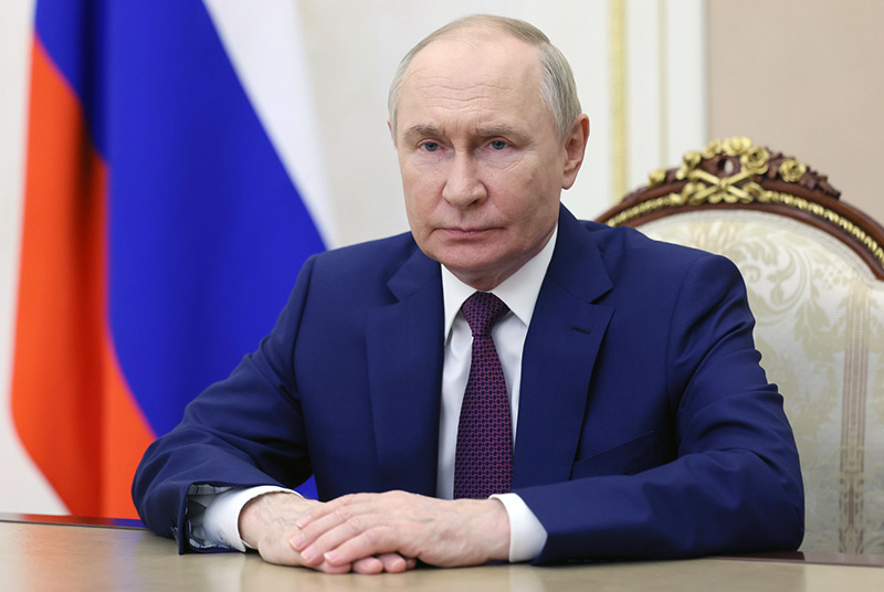 Владимир Путин поздравил российских военных моряков с профессиональным праздником (ВИДЕО)