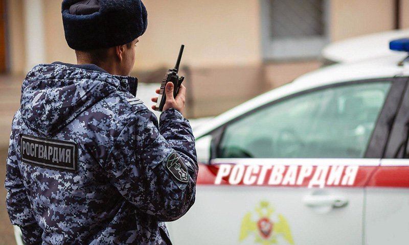 В Симферополе росгвардейцы помогли заблудившемуся мальчику вернуться домой