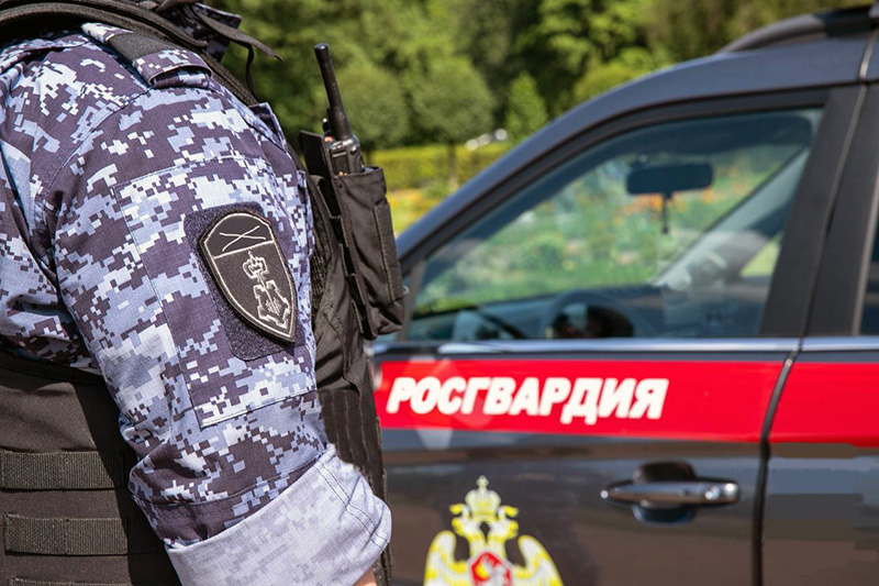 В Симферополе росгвардейцы нашли и вернули родителям потерявшуюся дочь