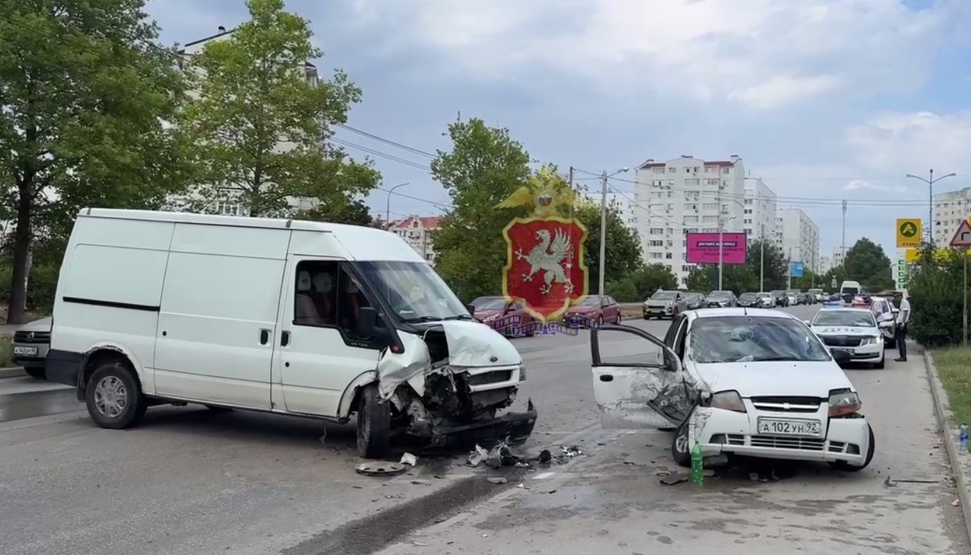 49-летняя пассажирка фургона пострадала в ДТП на Столетовском проспекте в Севастополе