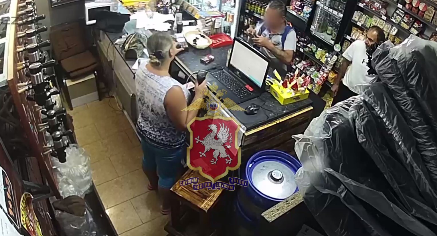Отдых в баре закончился для севастопольца пропажей карты и денег