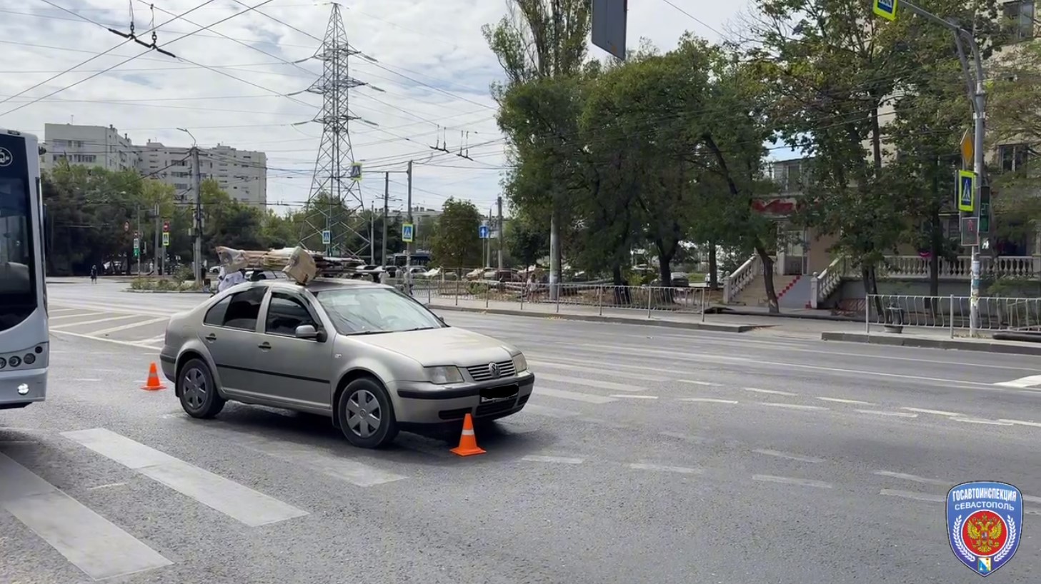 Водитель Volkswagen сбил на переходе в Севастополе трехлетнего ребенка (видео)