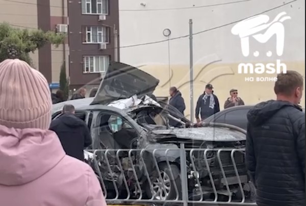 Причиной взрыва автомобиля в Севастополе стала заложенная взрывчатка – СМИ 