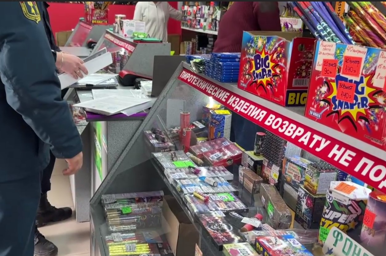 В Севастополе проверили места продажи пиротехники (ВИДЕО)
