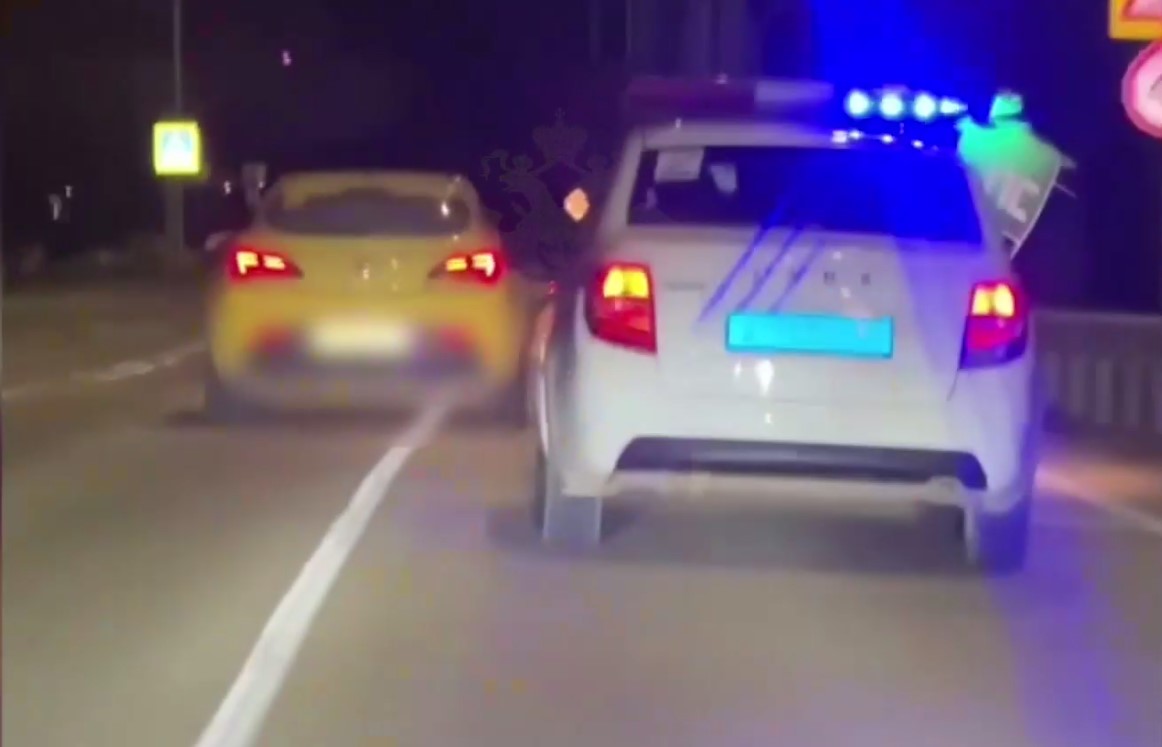 В Саках госавтоинспекторы применили оружие для задержания нетрезвого водителя (ВИДЕО)
