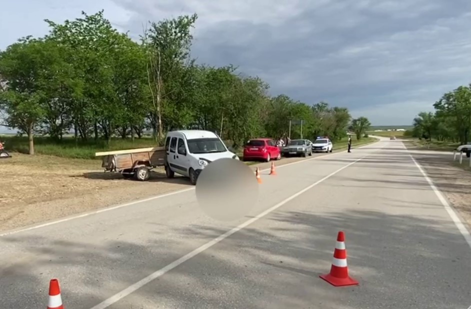 В Крыму под прицепом Renault Kangoo погиб 59-летний пешеход