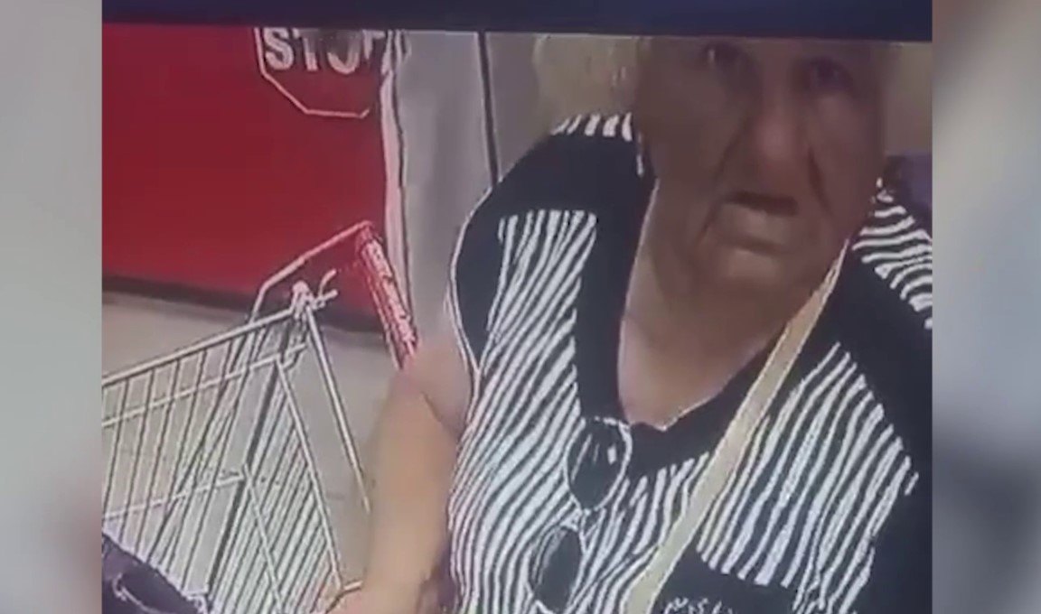 Полиция Евпатории разыскивает подозреваемую в краже кошелька (ВИДЕО)