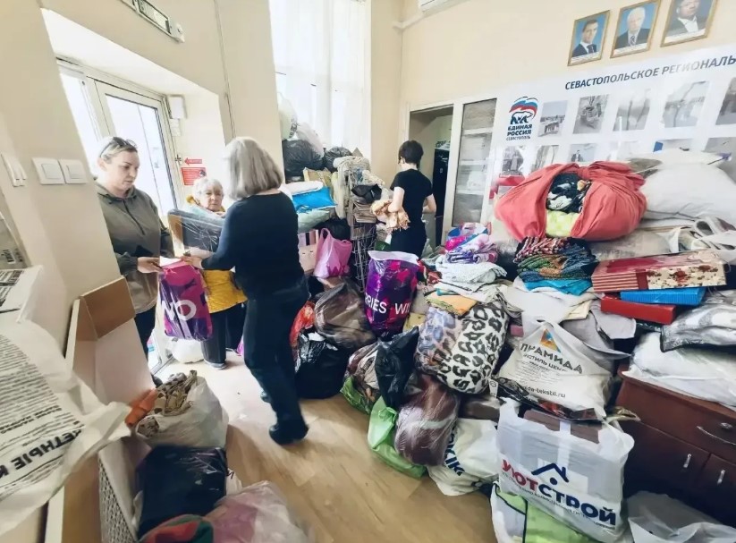 Более 300 комплектов помощи сформировали для пострадавших в результате взрыва в доме на Корчагина