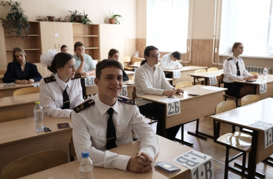 1 июня в Севастополе стартовал основной период ЕГЭ