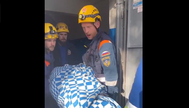 В севастопольской квартире спасли пожилую женщину (видео)