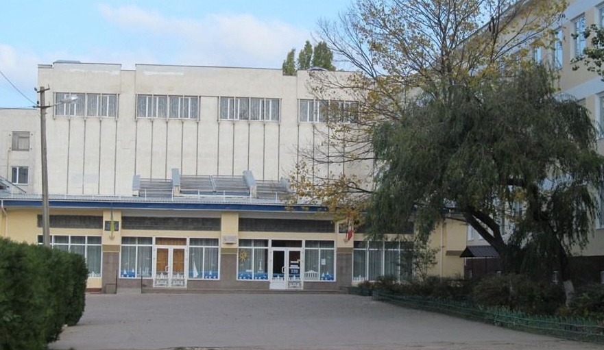 Школу № 22 в Севастополе эвакуируют после сообщения о минировании