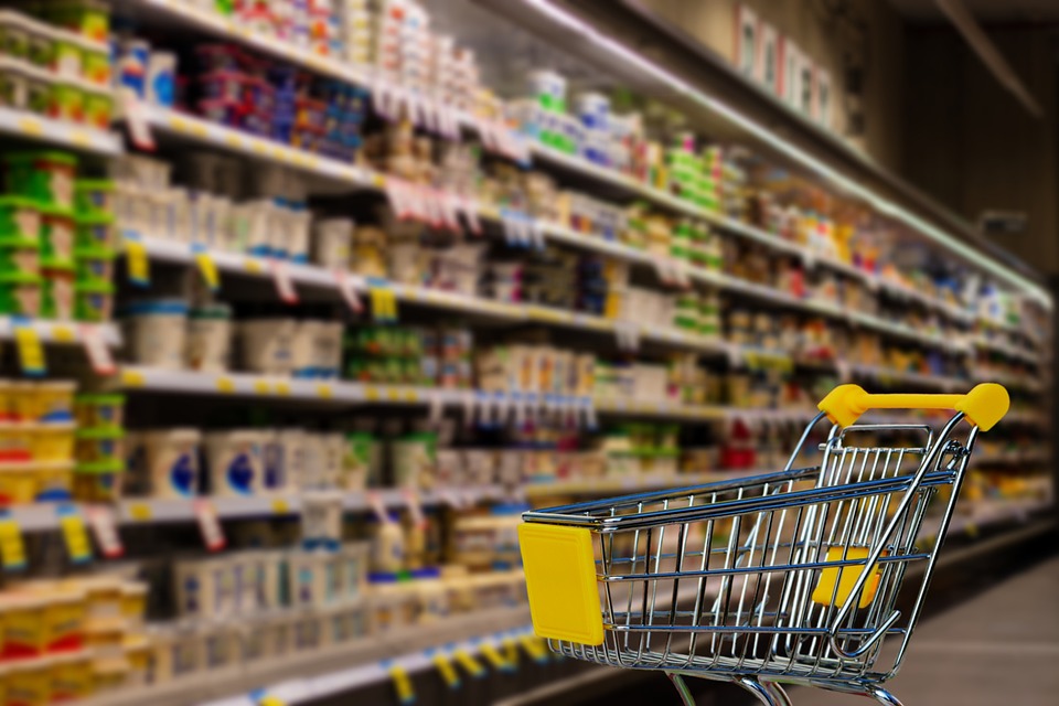 В России хотят ввести штрафы за раздачу просроченных продуктов