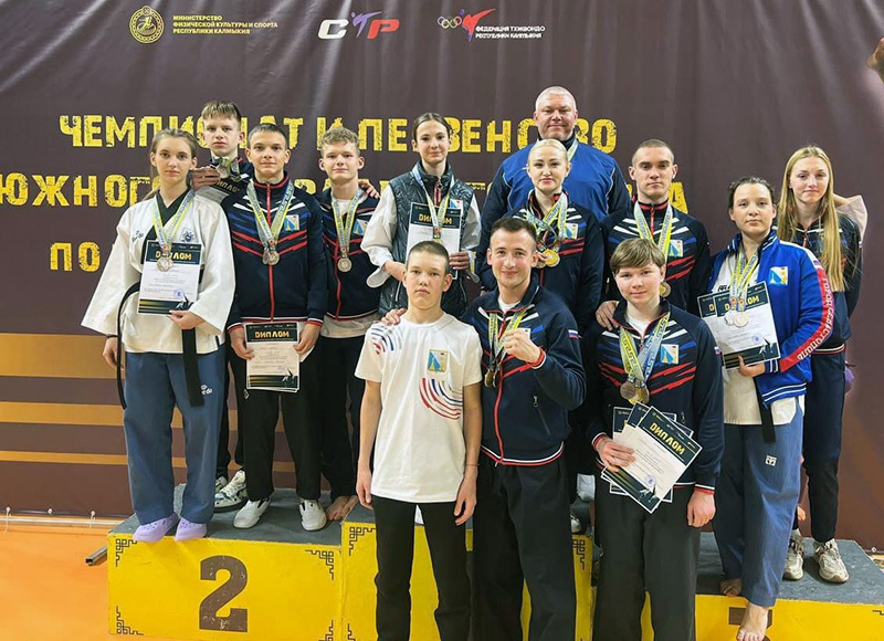Севастопольцы завоевали девять медалей чемпионата и первенство ЮФО по тхэквондо ВТФ в дисциплине пхумсэ